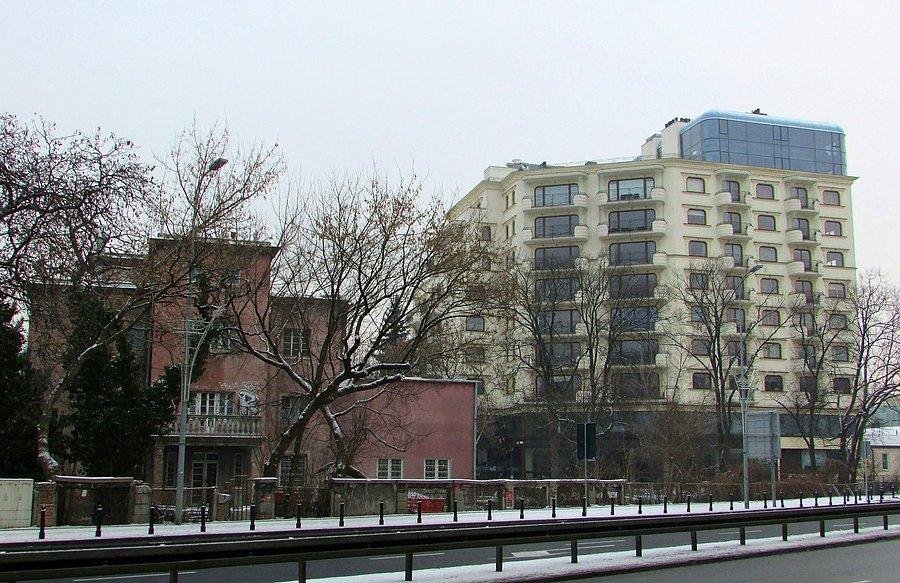 Czerwona Willa i apartamentowiec Belvedere Residence