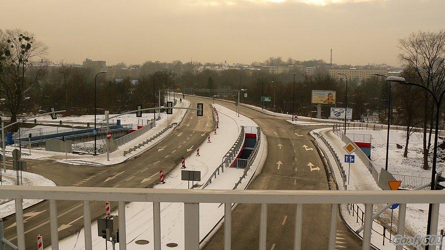 Widok z wiaduktu. Nowy most nad Kłodnicą. Dwuczęściowy