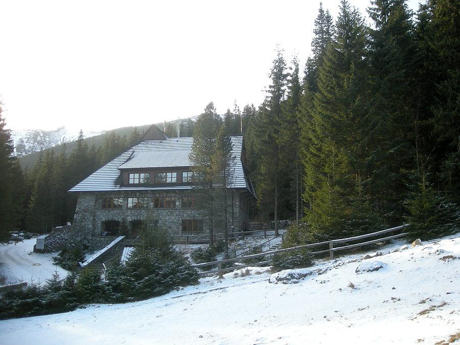 Schronisko górskie im. Jana Pawła II na Polanie Chochołowskiej - 1148 m n.p.m