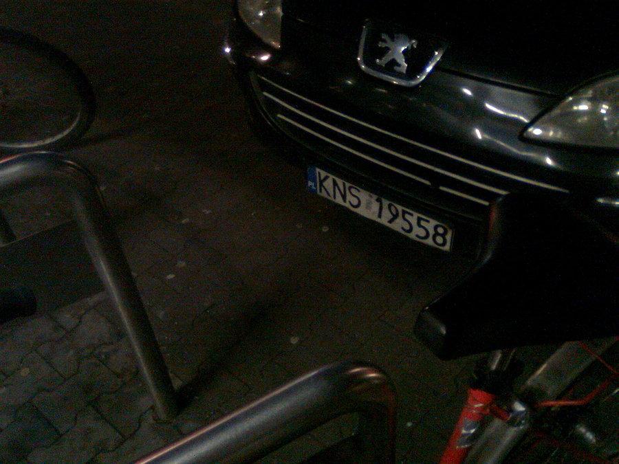 Kolejny agent zastawił parking rowerowy. Przyjezdny, mógł nie wiedzieć :P