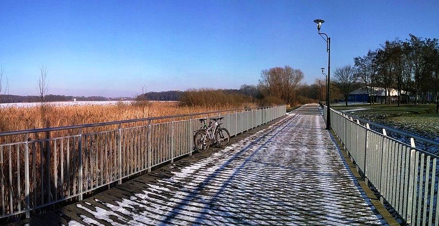 Kładka nad Jeziorem Swarzędzkim