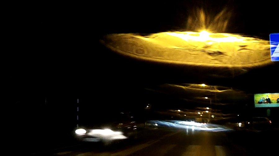 Jakieś ufo? Chyba obiektyw się usyfił w kamerce