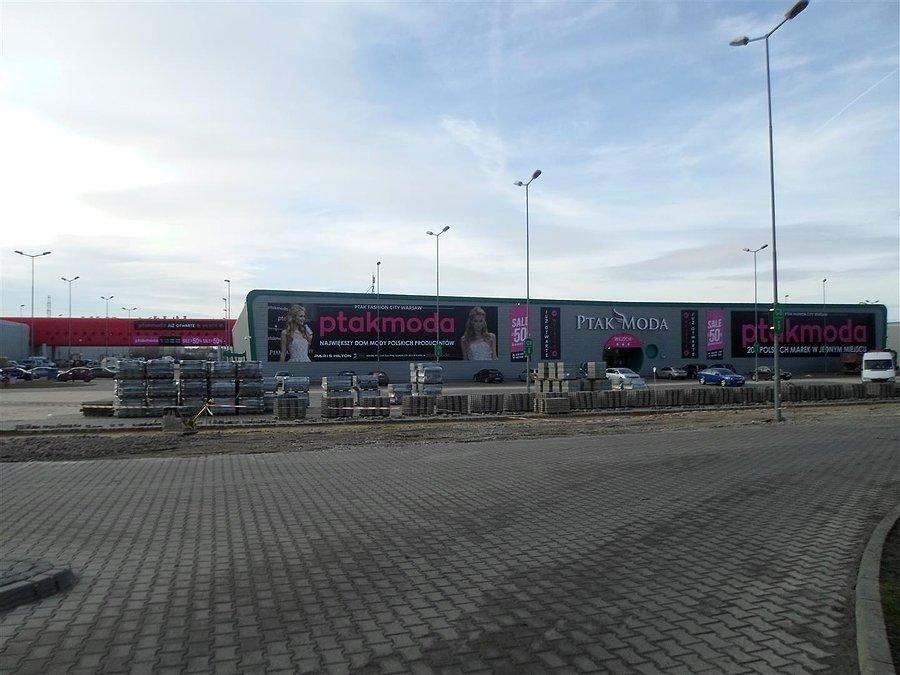 Centrum Handlowe Moda Ptak (d. Maximus) w Nadarzynie