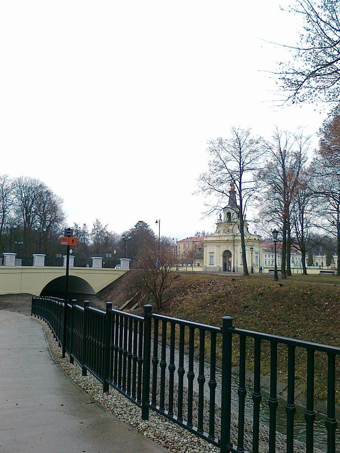 Kolejny przejazd pod Aleją Piłsudskiego