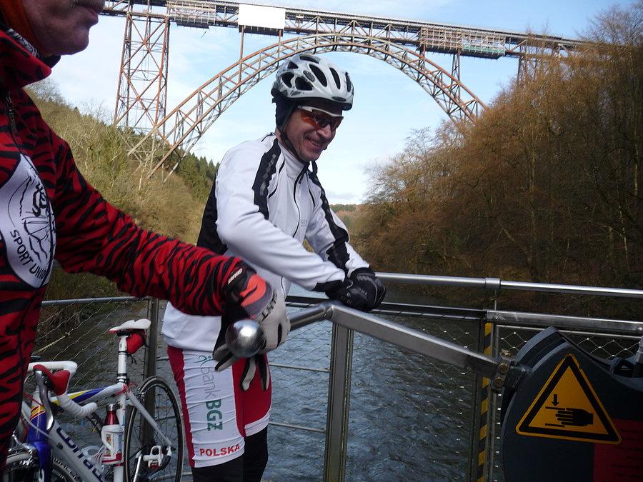 Runda W-SG-Burscheid-Wermelskirchen-Lennep-W - prom pod Müngstener Brücke
