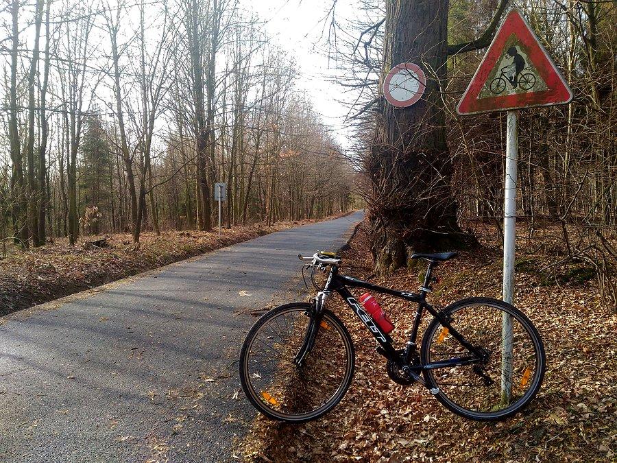 Czechy . Zaraz zjazd do Hat'