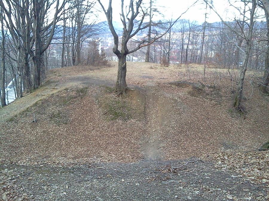 Gródek otoczony fosą