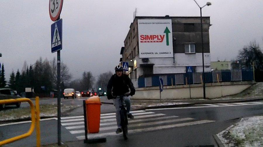 Łamiący przepisy rowerzysta, w zasadzie za chwilę zrobię coś podobnego