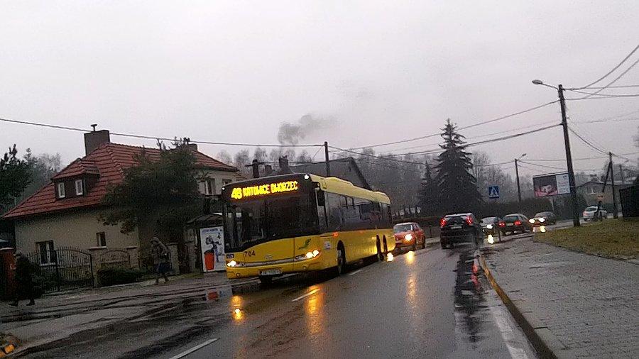 48 i kolejka samochodów za nim ;)