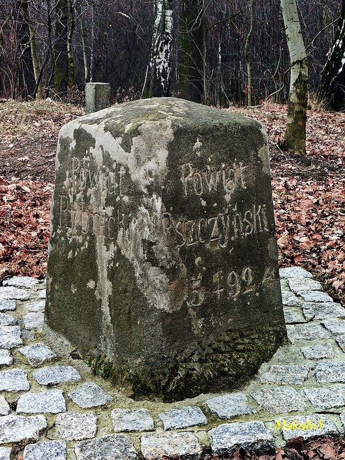 Kamień graniczny w Paniówkach