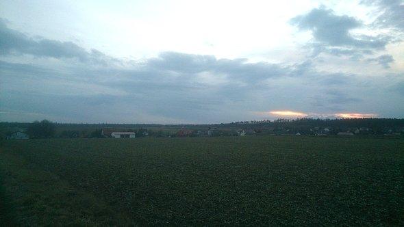 Chmury nad polami