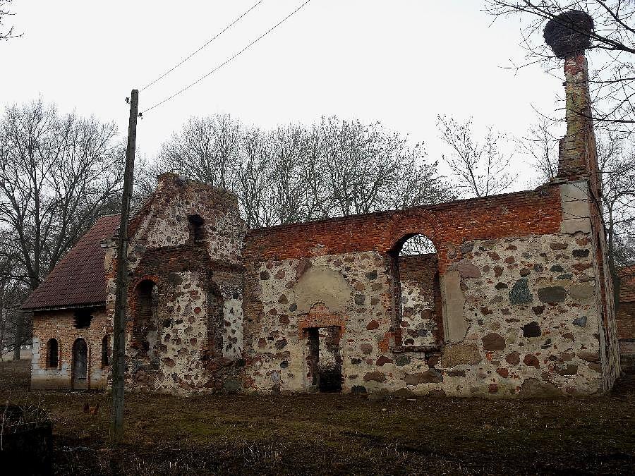 Ryszewo - Ruina gotyckiego kościoła z XV w