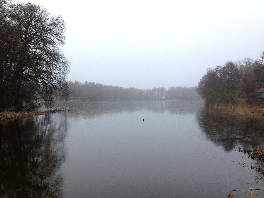 Nad jeziorem w Mężyku