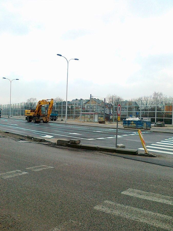 Jest już nawet wiata, czyli będzie tędy jeździł autobus