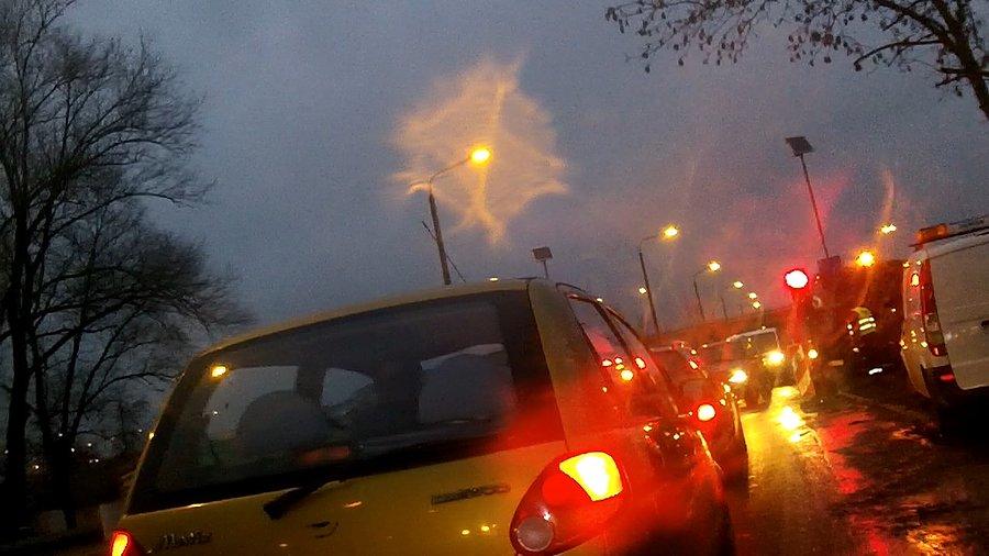 Czyżby coś się działo z mostem?