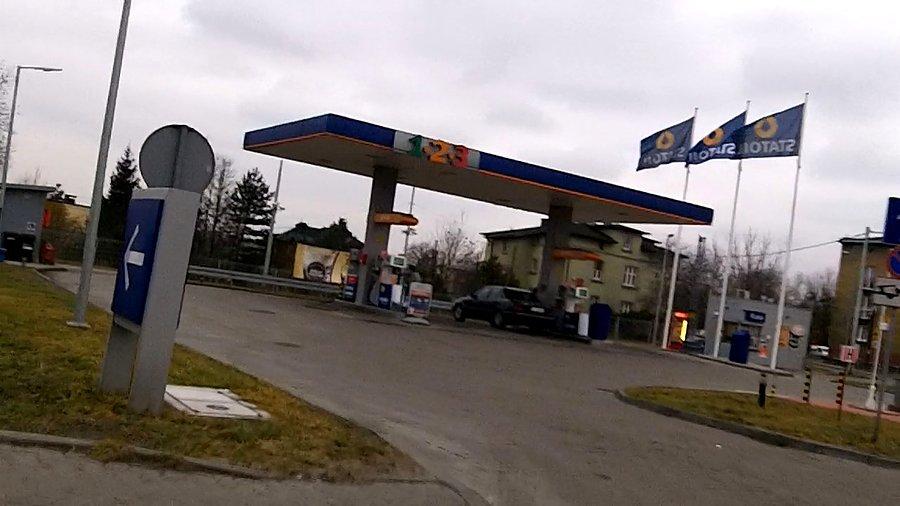 Na skróty przez stację