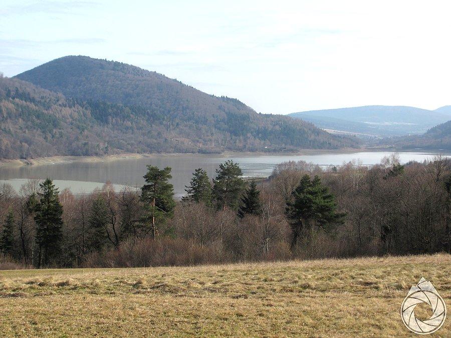 Wiosennie nad jeziorem, mimo tafli lodu