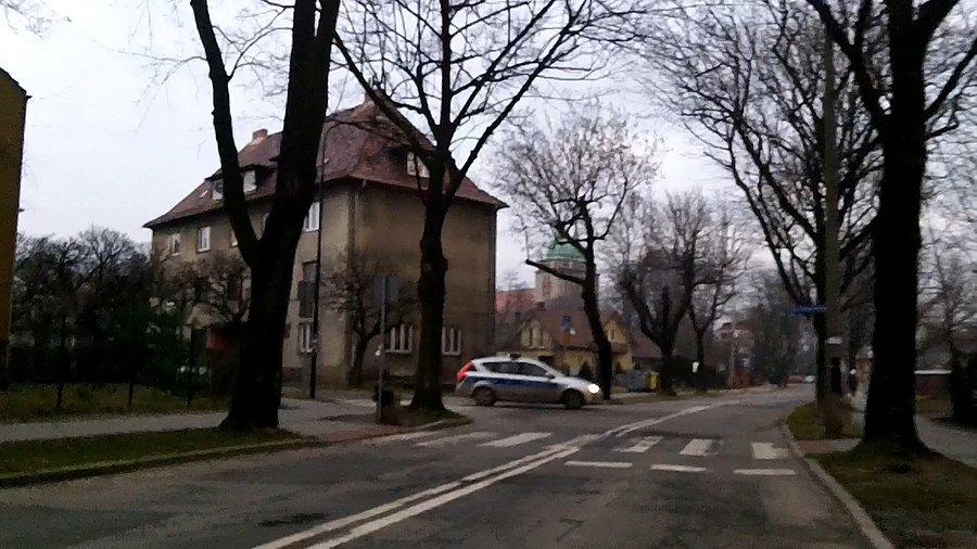 Policja... czegoś szukają?
