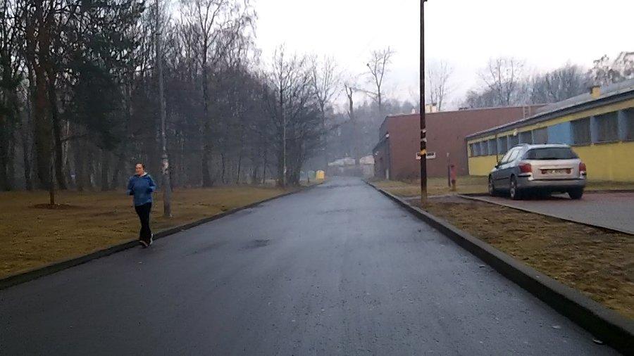 Poranek lekko zamglony, jest wilgotno