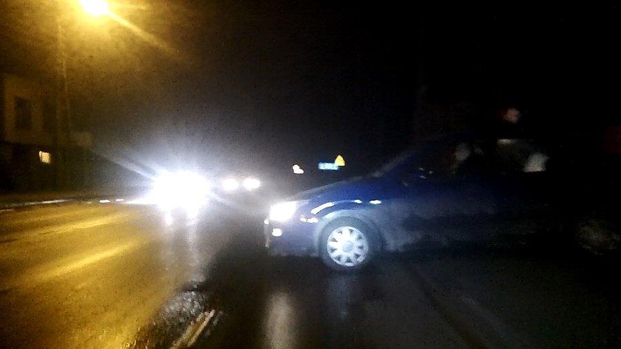 A echo odpowiedziało mać.... mać.... - idiota wyjechał z podwórka pod koła