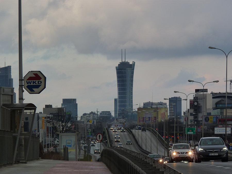 Warsaw Spire z wiaduktu nad PKP Jerozolimskie