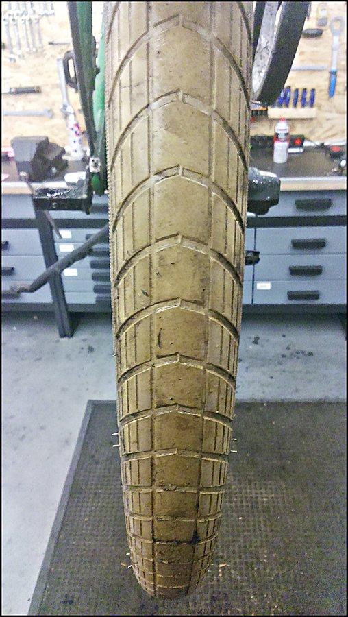 Schwalbe Big Apple z tyłu po ponad 2000km