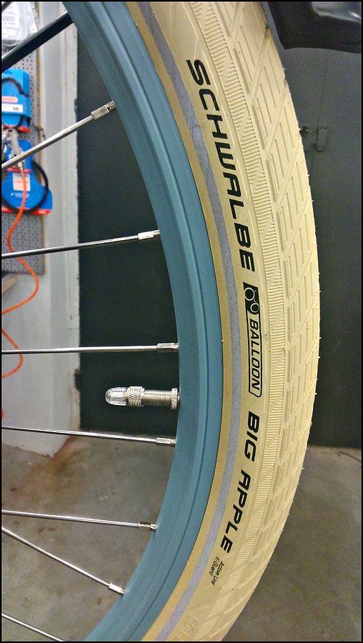Opona Schwalbe Big Apple w nowym rowerze Batavus BUB