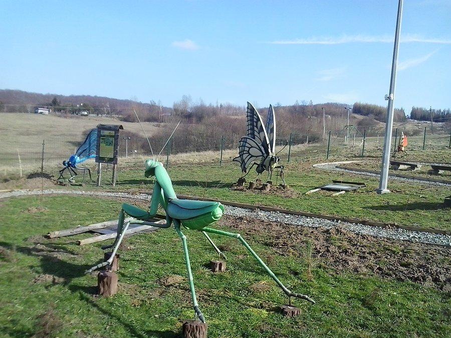 Przerośnięty świerszcz itp