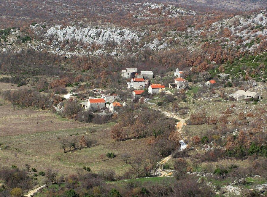 Mały comunidad w dole