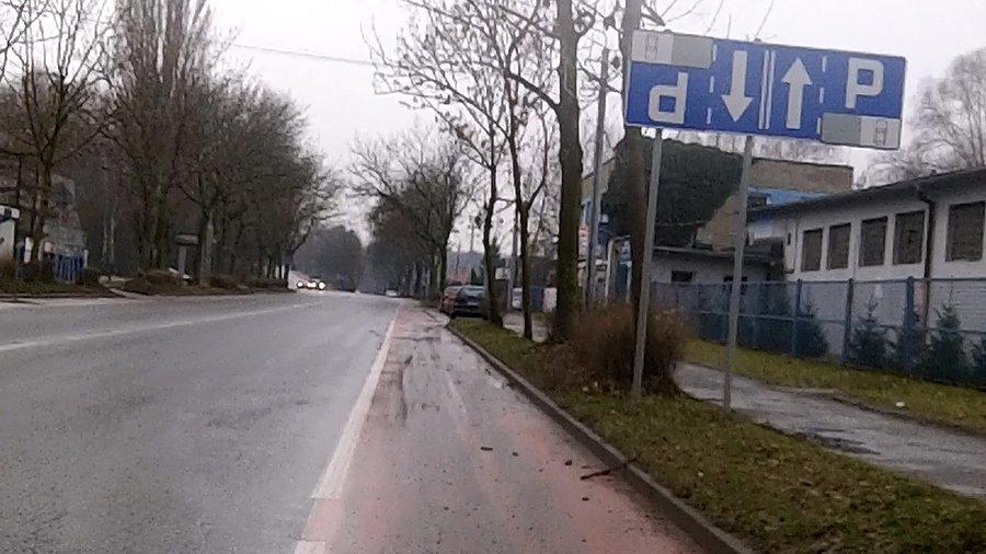 Jak do tego znaku ma się droga rowerowa?