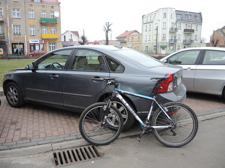 W centrum Krzyża Wlkp. - koniec wycieczki - ładuję sprzęt do samochodu i do domu