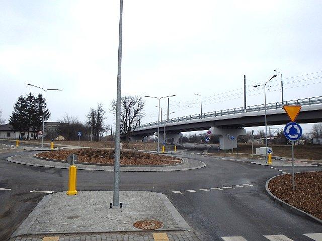 Nowe rondo w związku z budową wiaduktu "tramwajowego"