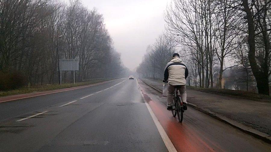 Pierwszy rowerzysta jakiego dzisiaj widzę :)