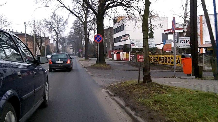 Debil mija mnie o włos