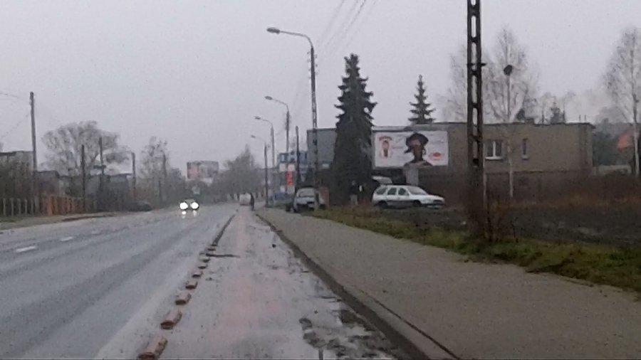 Strach jechać po tej DDRce... wczoraj gdzieś tutaj wbiło mi się szkło w oponę