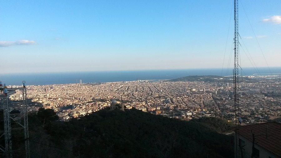 Widok ze wzgórza Tibidabo