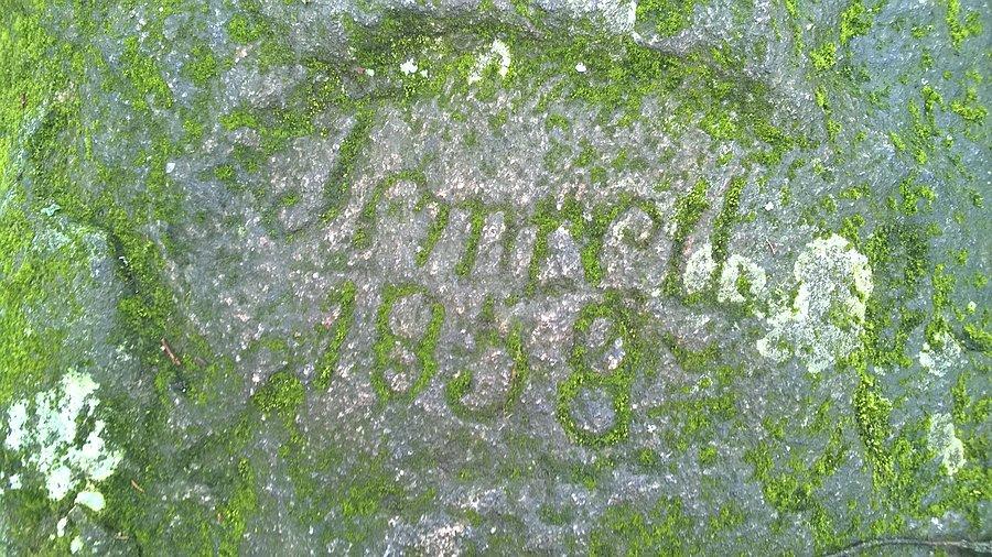 I jakiś drugi napis