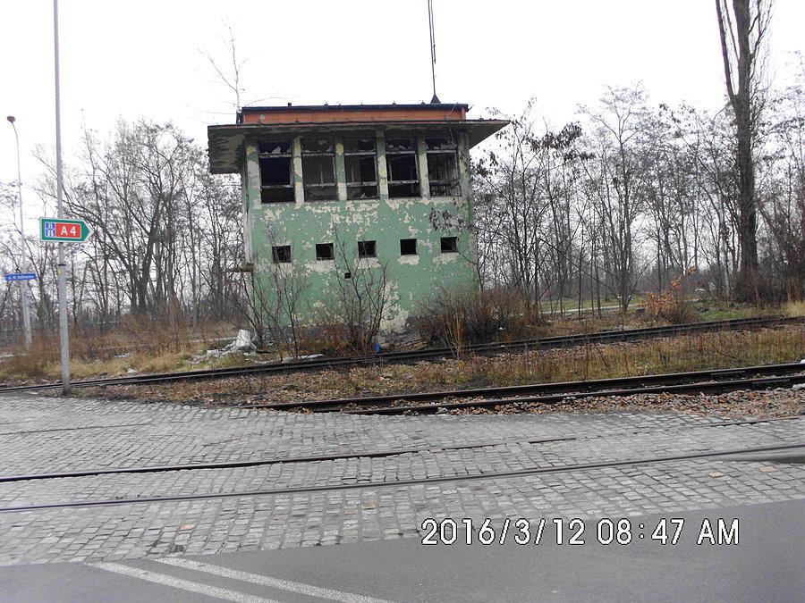 Dawna nastawnia przy bocznicy Huty Batory w Hajdukach