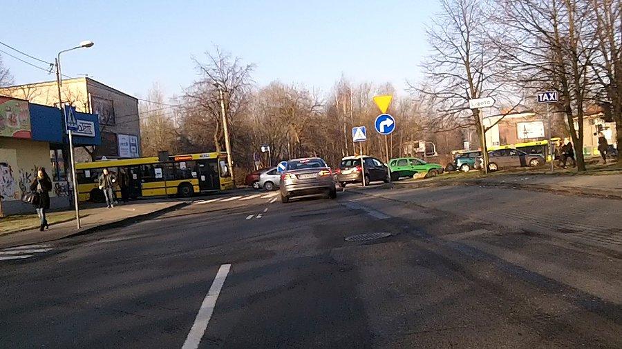 Na skrzyżowaniu z Armii Krajowej