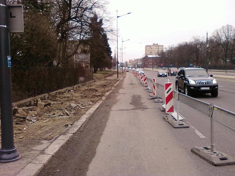Budowa DDR wzdłuż Piłsudskiego