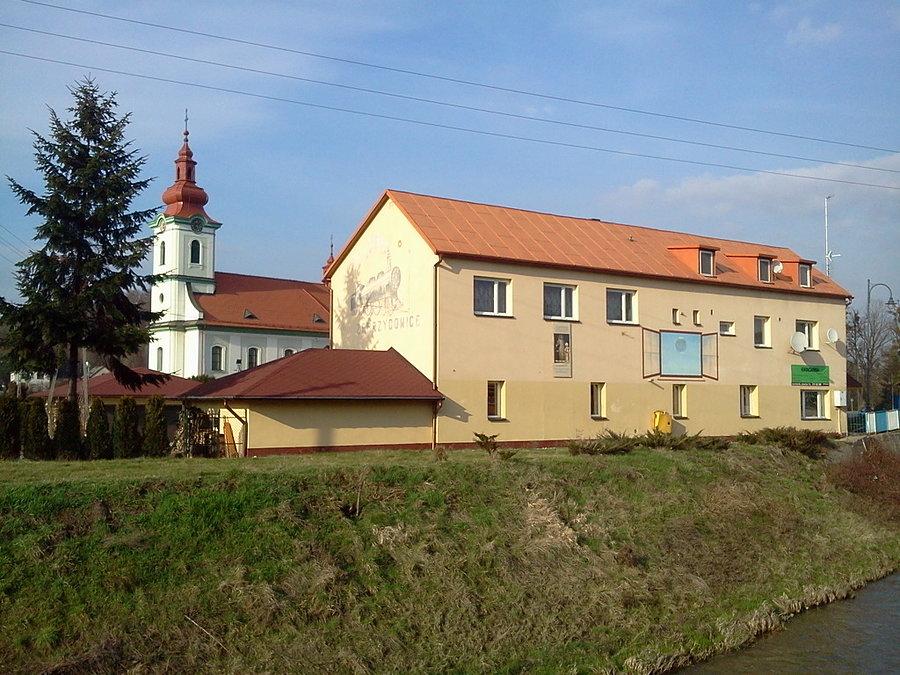 Jest i pociąg na ścianie