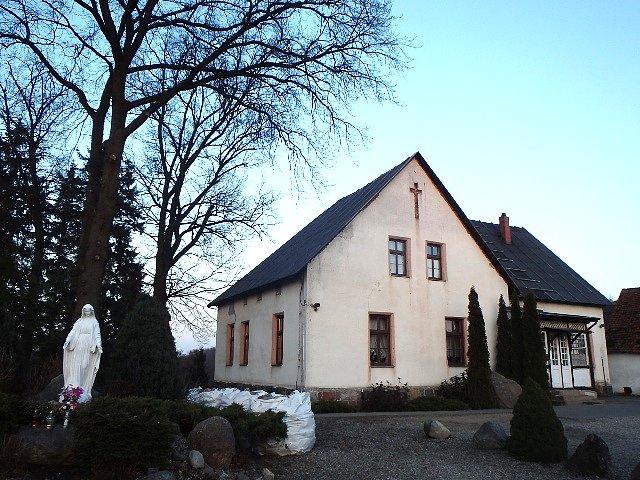Plebania w sąsiedztwie kościoła