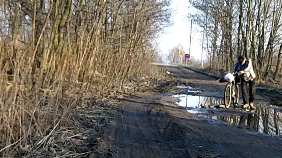 Niektórzy pokonują pieszo to miejsce