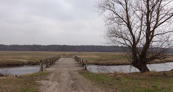 Stary drewniany most w Sławacinku Starym