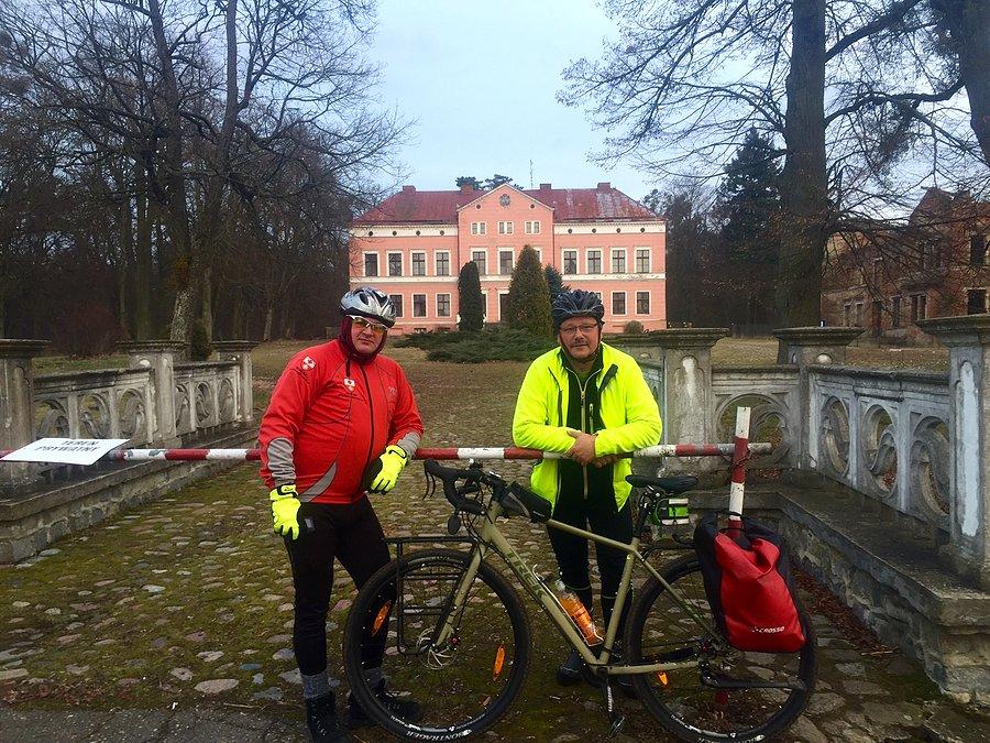 Pałac w Kwitajnach z kierowniko Arturro