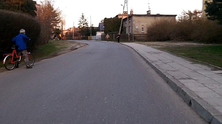 Młody rowerzysta
