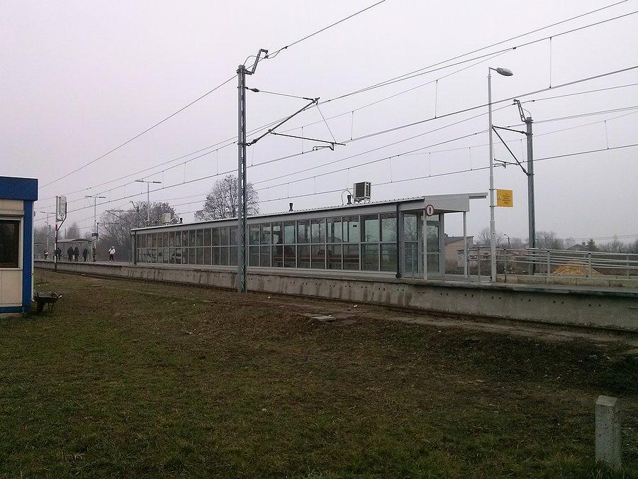 Nowa poczekalnia na peronie PKP w Dąbrowie Górniczej