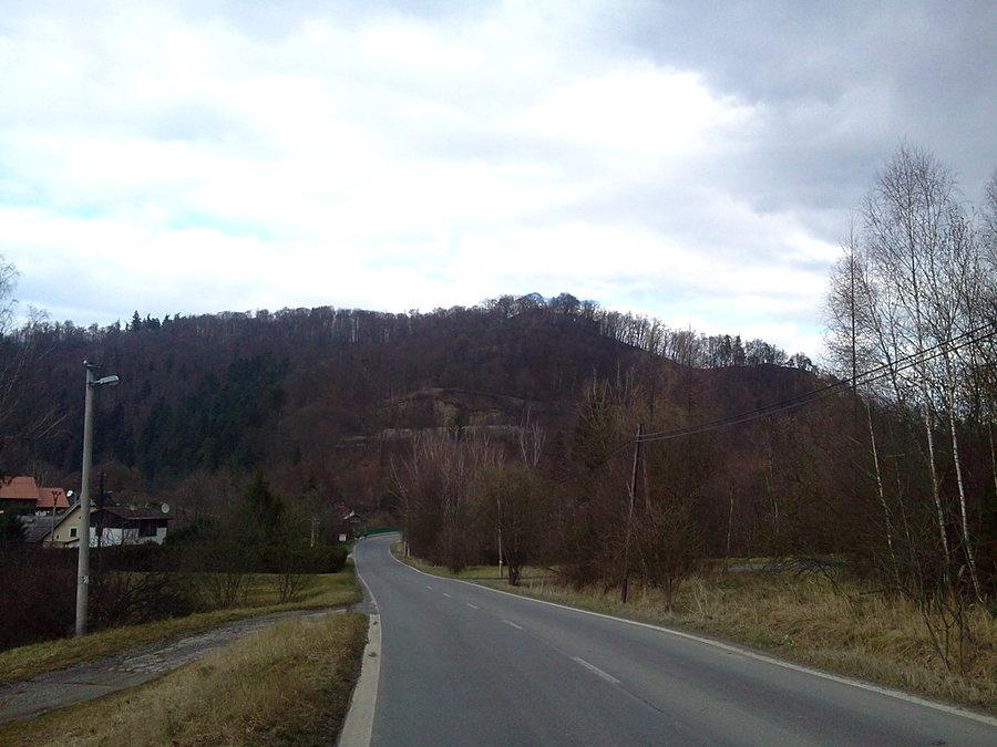 Widok z dołu na Vikstejn