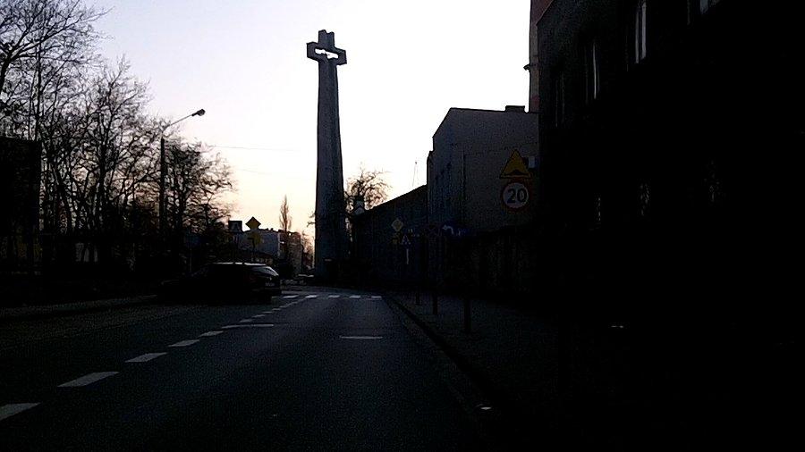 Krzyż widać z daleka