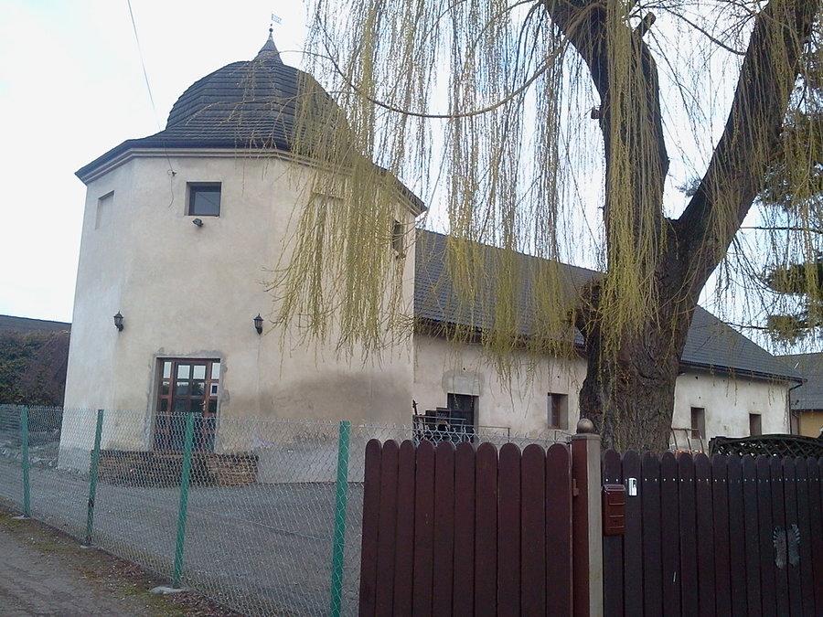 Dębowiec, dawny dwór
